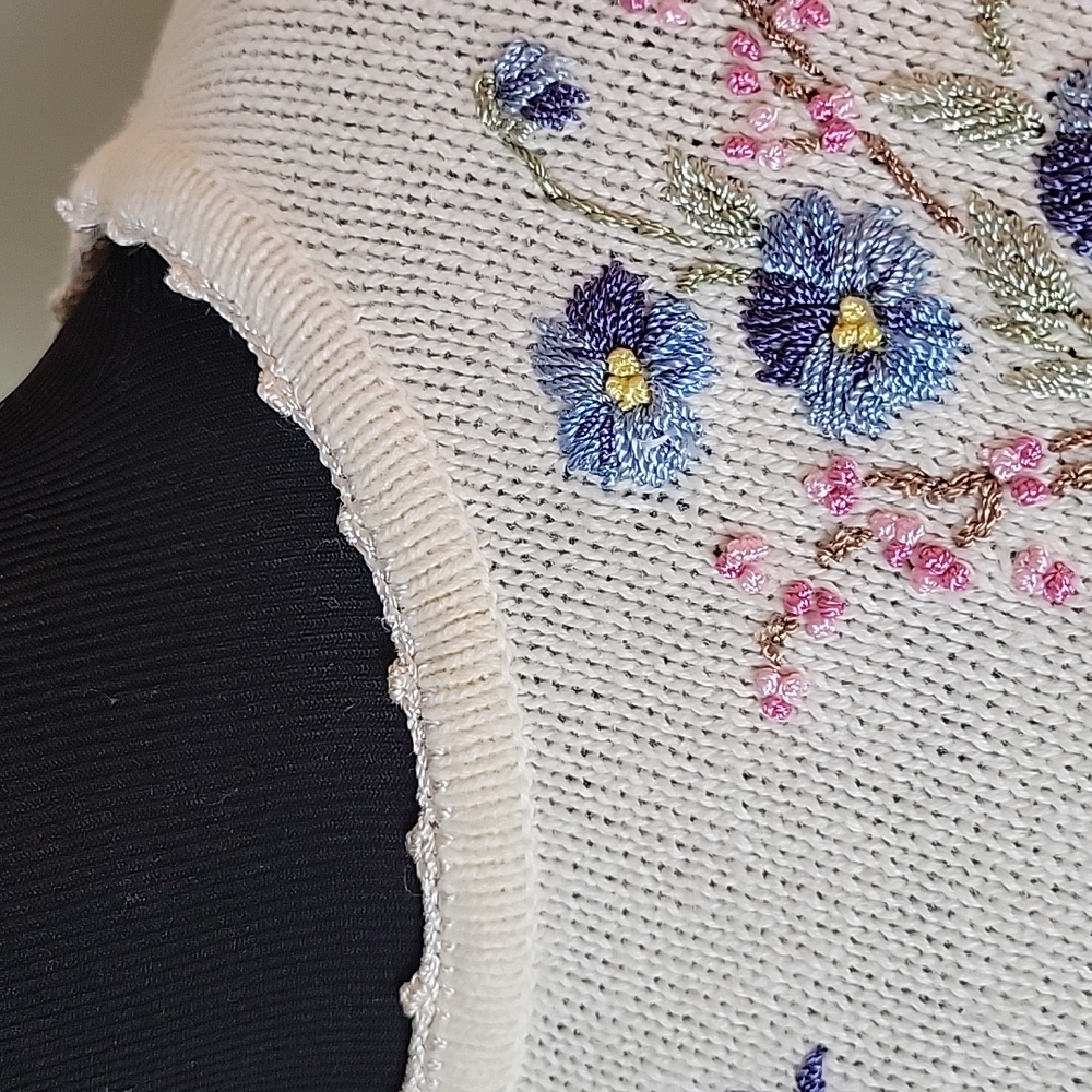 π Vintage granny cottage embroidered floral sweater - Picture 6 of 8